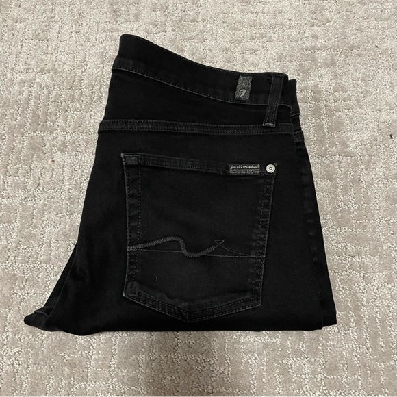 You can never go wrong with black… - Picture 5 of 6